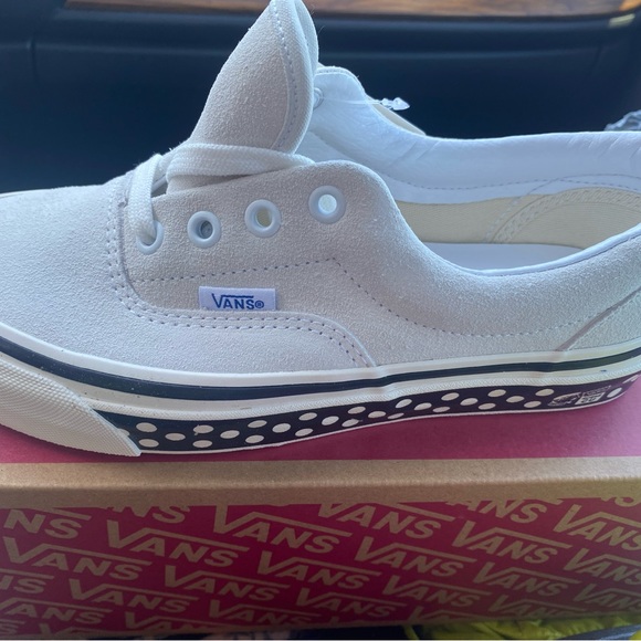 Anaheim factory era 95 dx RARE
Woman’s 7
Men’s 5.5
Unisex - Picture 3 of 8